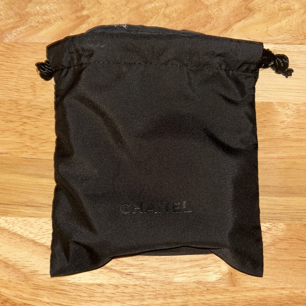 CHANEL | Old Travel Line Black Quilted Print Nylon Cosmetic Makeup Pouch - Picture 7 of 7